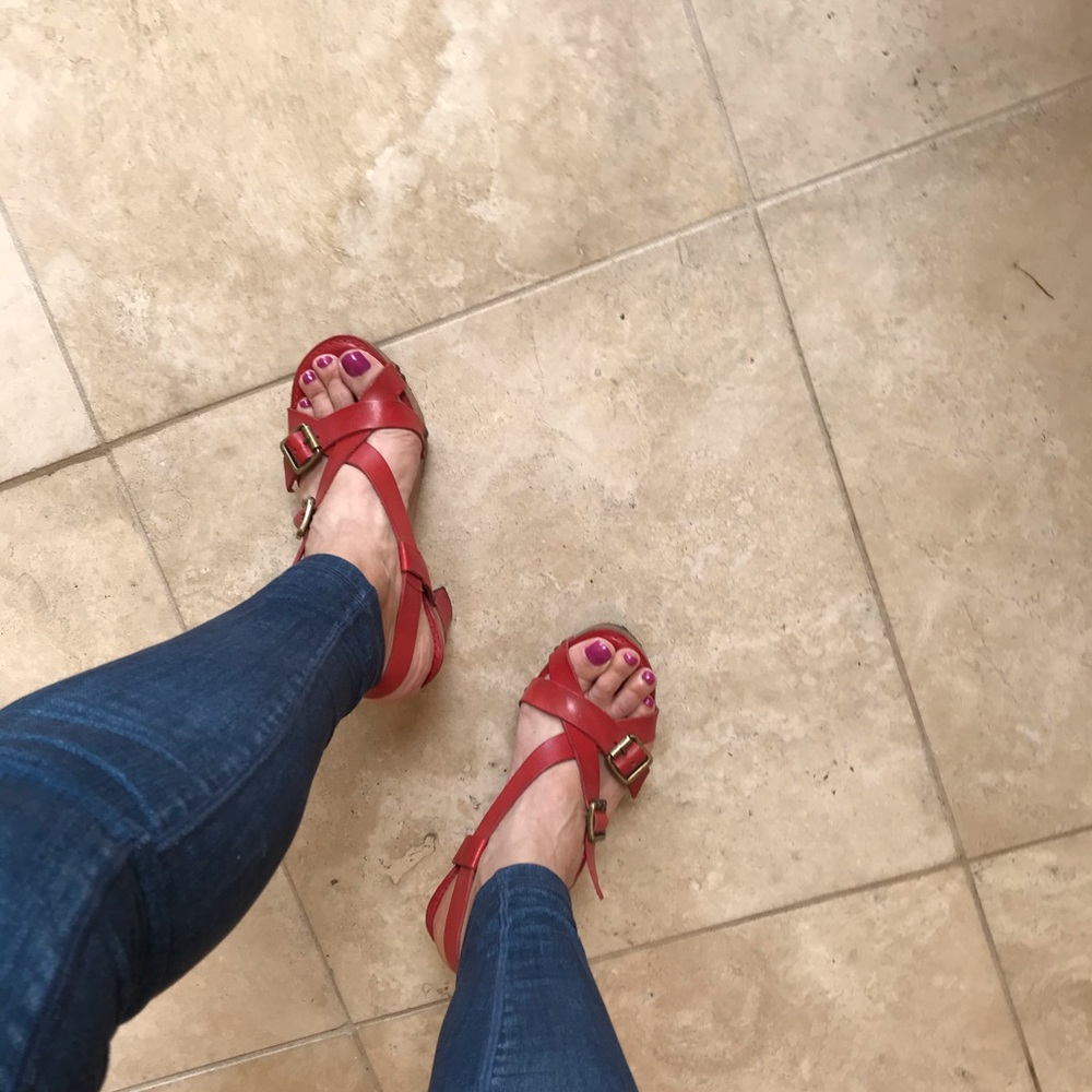 Red Gianni Bini Sandals - Picture 4 of 4
